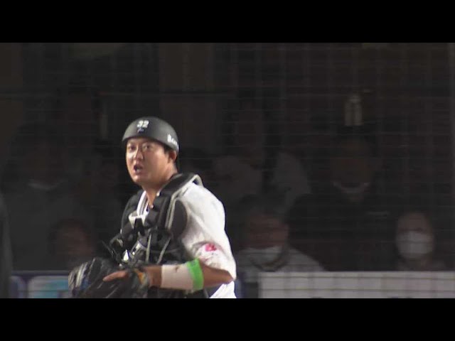 【5回表】素早く正確に!! 今季初スタメンのマリーンズ・佐藤都志也が見事なスローイング!!  2023年4月4日 千葉ロッテマリーンズ 対 北海道日本ハムファイターズ