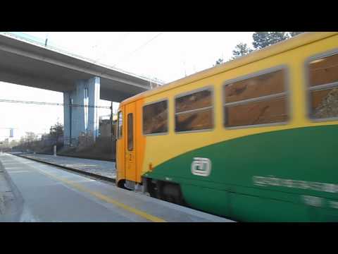 Vlaková zastávka Praha - Kačerov -vlak os ze směru Dobříš