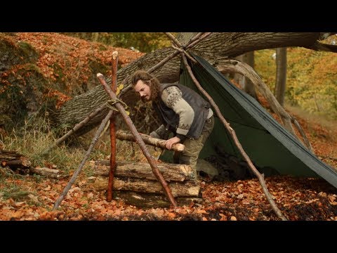 Bushcraft solo overnight - viking flint striker, amadou, Sami leuku, chaga, a-frame shelter
