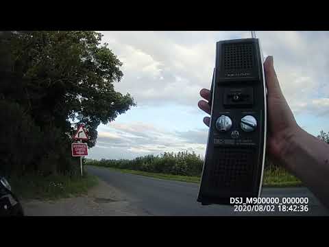 Realistic TRC1002 UK CB27/81 CB radio (handheld 2ch 1.5w) - Field Test Mr Chippie side