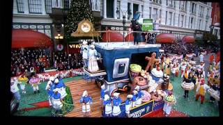 Scotty McCreery's Thanksgiving Day Parade Lip Synch Flub