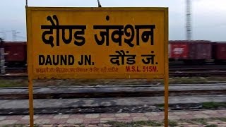 preview picture of video 'Twin WDM-3D led Gyan-Ganga Express takes U-turn and enters Daund Junction!!'