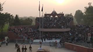 preview picture of video 'Hussainiwala border parade between INDIA and PAKISTAN'