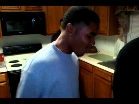 Lil Bre & his 5year old lil cuzzin CJ freestyling in da kitchen