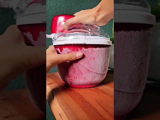 Vidéo teaser pour Beper Eismaschine Review – Vanessas Test für leckeres selbstgemachtes Eis & Sorbet