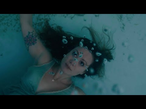 Marissa Nadler - Bessie, Did You Make It? (Official Music Video)