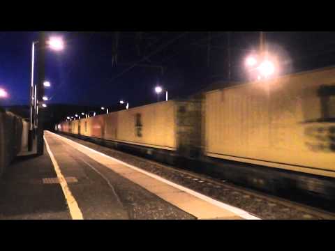 86632 & 86605 scream through Lockerbie on 4L81 14/04/14