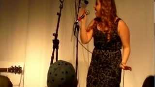 Diandra Flores - Outta My Head (Acoustic)