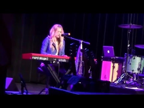 Thumbnail for Stephanie Quayle - Ugly (Live) by Stephanie Quayle