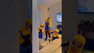 Cuando los minions están de fiesta| 4plusone