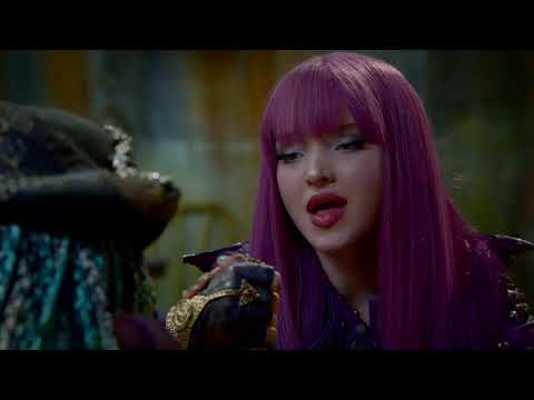 UMA vs. MAL: VK Drama Revealed!! | Descendants 2