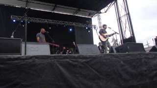 Josh Kelley playing "Two Cups of Coffee" at BottleRock 2017
