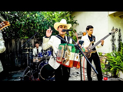 Comando Único - El Troquero (En Vivo)