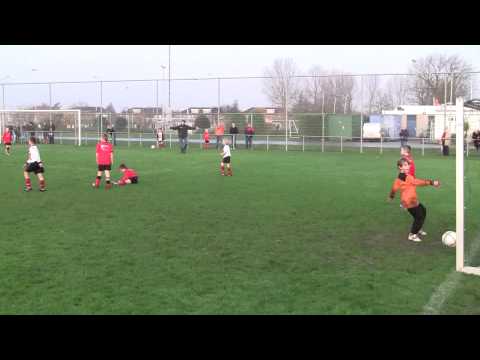 21 nov. Nieuwerkerk F2 - DCV F2 (5-3) deel 9