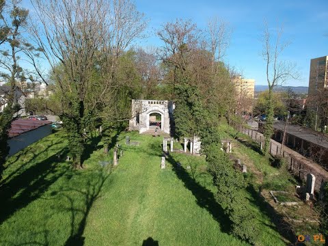 Cieszyn: Prace porządkowe na cmentarzu żydowskim