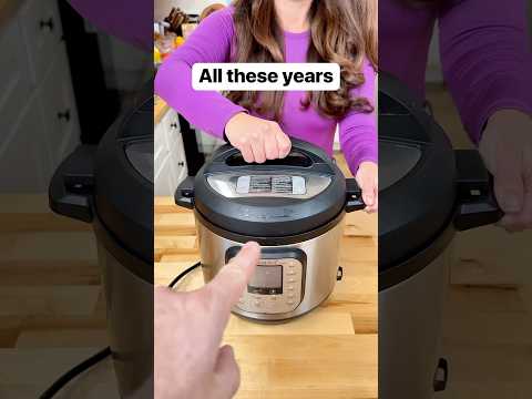 There’s a place to put the lid on an instant pot #instantpot #pressurecooker #cookingtip