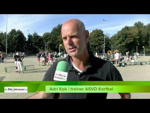 VIDEO | Trainer Adri Kok na leegloop ASVD Korfbal: „Als je maar progressie ziet…” VIDEO | Trainer Adri Kok na leegloop ASVD Korfbal: „Als je maar progressie ziet…”