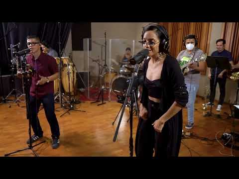 La Mujer Que Bota Fuego (Cover)