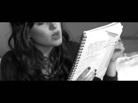 Παυλίνα Βουλγαράκη - Εδώ | Pavlina Voulgaraki - Edo - Official Video Clip