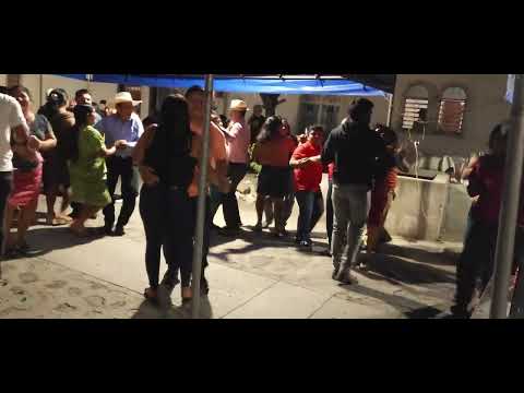 Ay asi. Suena.  La marimba y se gosa. En san luis jilotepeque mira. Que. Jente de ambie te 