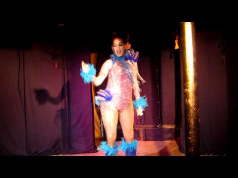 GIZZELLE FIERZE @ CHEZ EST - EASY AS LIFE