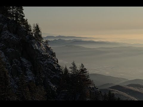 From Night to Sunrise: Winter Hike in Cozia National Park