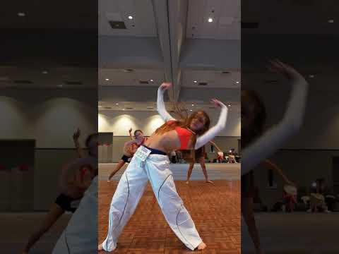 🤍Breathtaking movement from @ashlyn_jade_5678 🤍