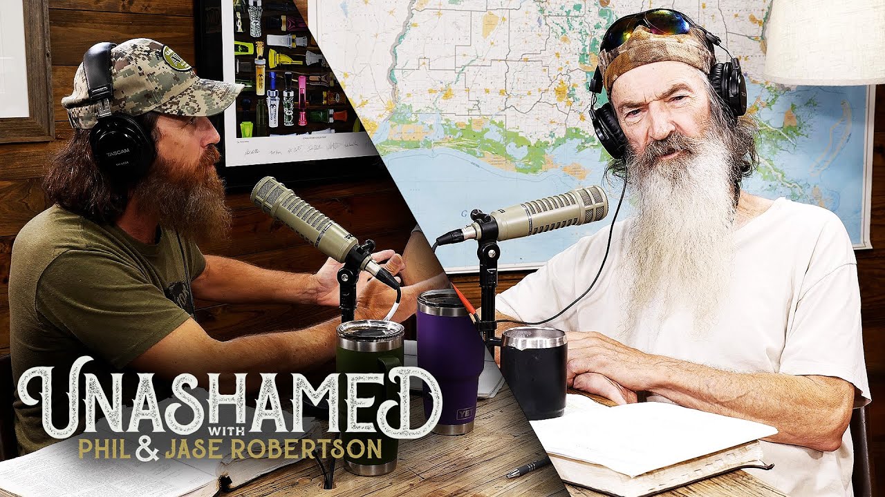 Ep 500 | Phil Surprises Jase with a Compliment & Jase Gets Robbed by a Crow
