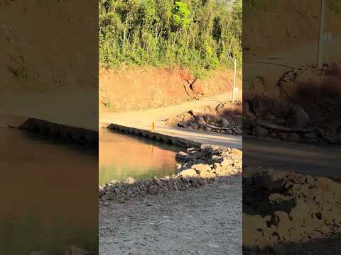 Ponte Molhada liga os municípios de Relvado e Encantado. 🌉💧 #rio #ponte #riograndedosul