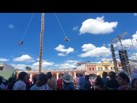 La octava Feria de Santa Maria Joyabaj  Quiche El Magestuoso Palo Voladar