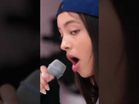 VCHA - CAMILA RAPPING 3 LANGUAGES (A2K STAR QUALITY PERFORMANCE)  #shorts #a2k #jyp #camila