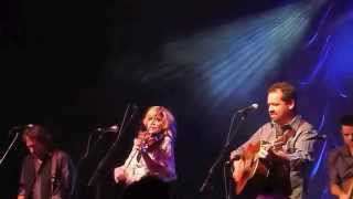 Alison Krauss and Union Station, Sawing On The Strings
