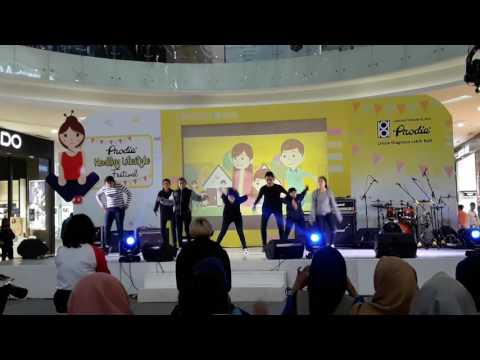 161127 HEXA - Danger, Fire 불타오르네, Boy In Luv 상남자 (BTS '방탄소년단' Dance Cover) @ Hartono Mall Jogja