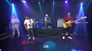 Download lagu Cek sound CINTA SEGITIGA medley SENGAJA mp3