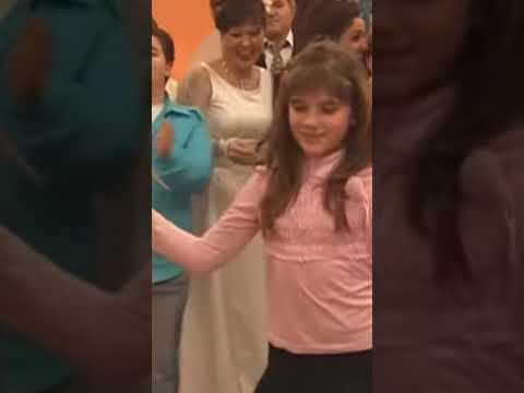 Tuğçe dans ediyor. #tuğçe #sihirliannem #betüş #cem #çilek #keşfet