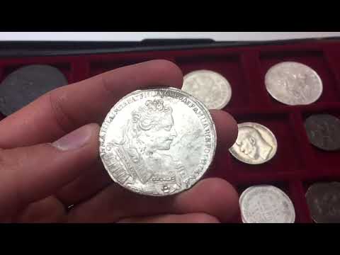 Рубль 1731 с брошью на груди, крест державы простой