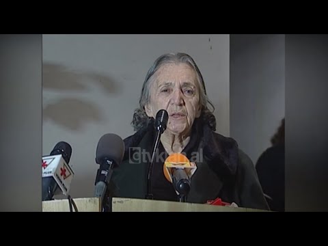 Dhimitër Shuteriqi nderohet pas vdekjes me çmimin “Penda e Artë” (11 Dhjetor 2003)