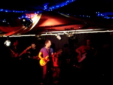 Jo Webb & the Dirty Hands - Diggin' A Hole. Live at Ginglik, London Feb 09