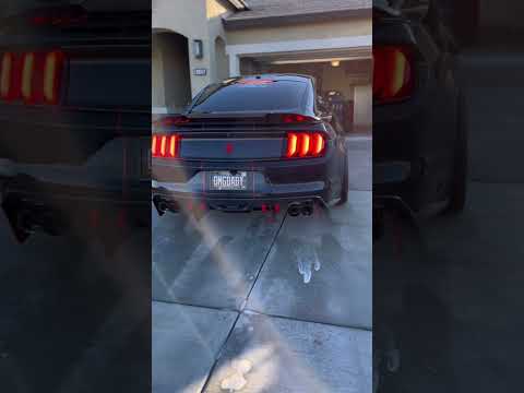 (Extremely loud!)Cold start with the new gt350 manifold, injectors and throttle body (corsa extreme)