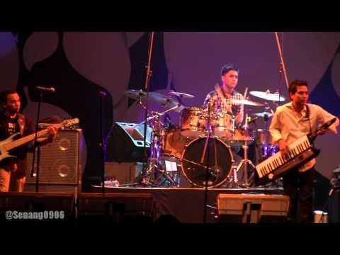 LLW ft. Eva Celia - Loose Loud Whiz ~ Love Life Wisdom ~ Reborn @ JJF 2013 [HD]