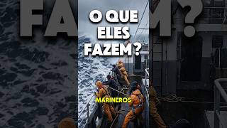 O que os marinheiros fazem quando uma onde 20 metros atinge o navio?