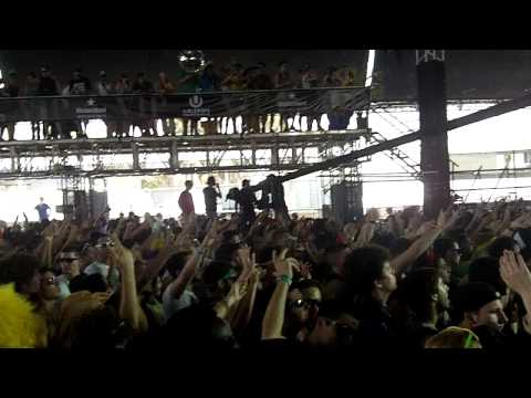 Hello & Knas - Afrojack Live @ Ultra Music Festival 2011