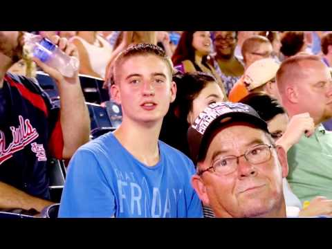 Hornsby and Usher Dance-off During Dance Cam