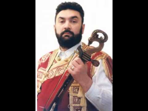 Mrve hljeba-Narodni guslar Saša Laketić