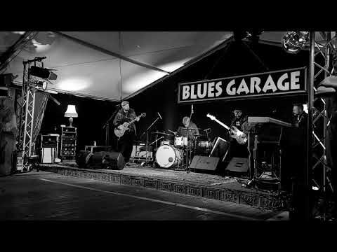 Henrik Freischlader Band 23.10.2020 Bluesgarage Isernhagen/Motel California