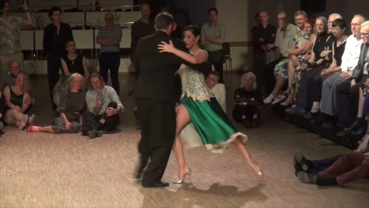 Video thumbnail for Silvina Tse & Murat Erdemsel: demo 4/4 @ Tangofestival Rhein Ruhr 2025