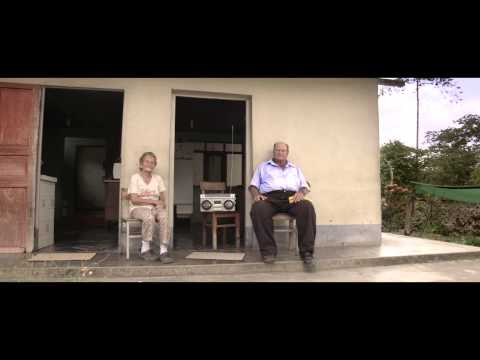 Bananenstrudel Dirndl TEASER