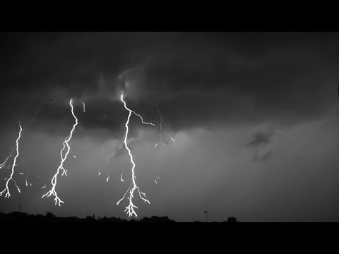 Lightning recorded at 7000 FPS
