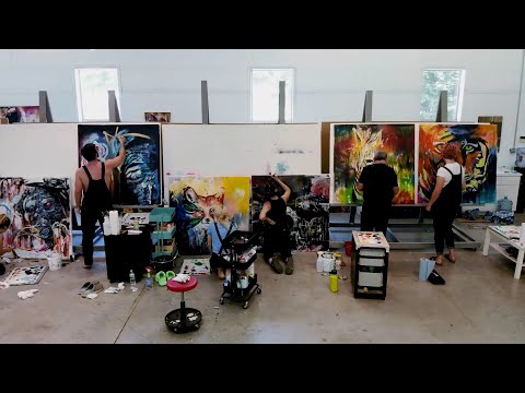 A Family of Artists Compete Against Each Other (The Outstanding Artist - S1 E1)