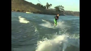 preview picture of video 'Sarah Wakeboarding 1'
